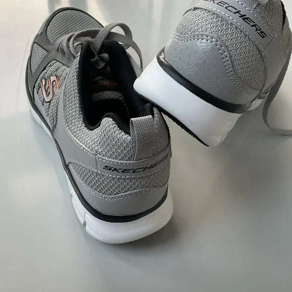 Skecher, gray sneakers - Picture 4 of 8